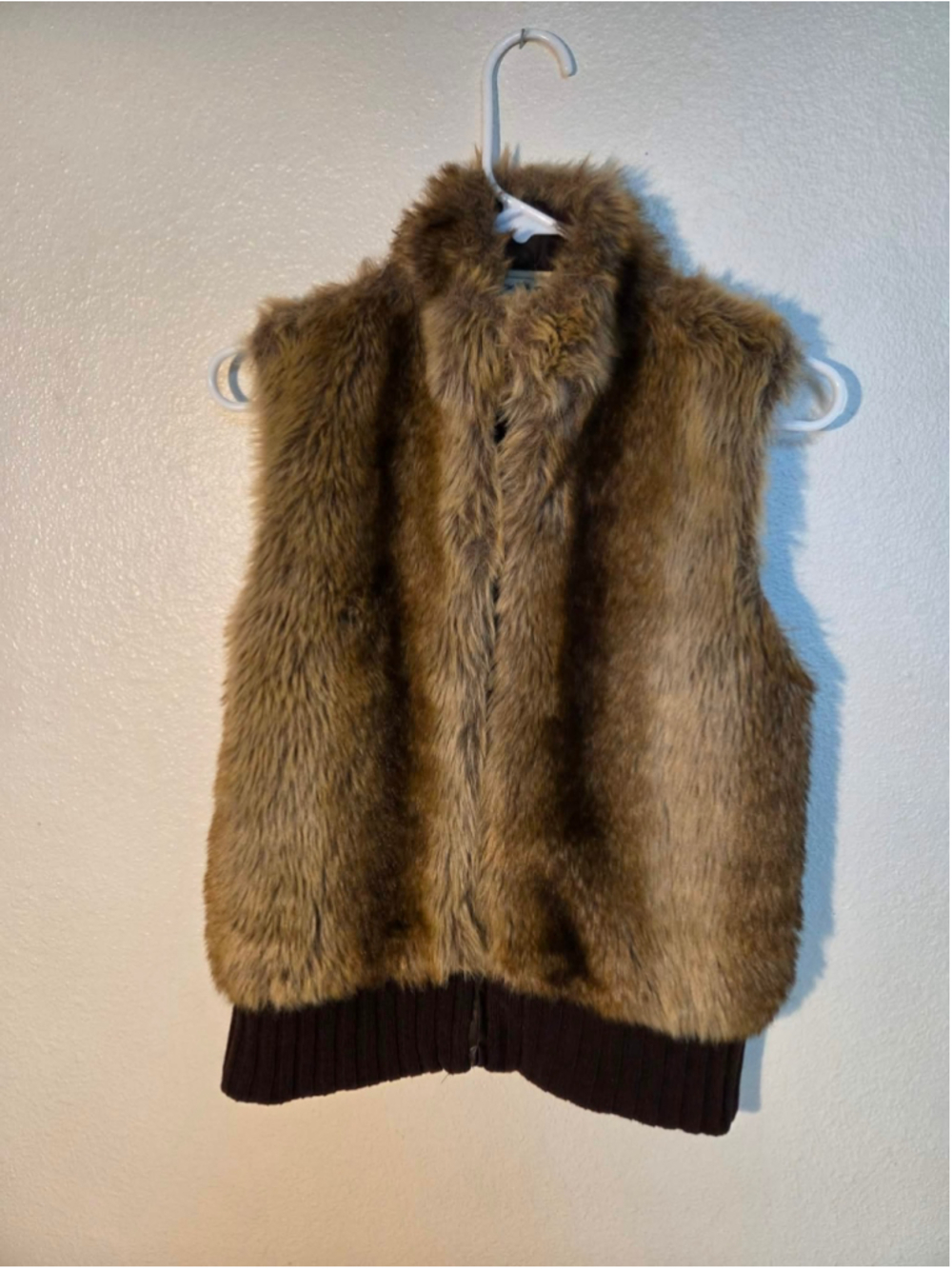 Tiara Faux Fur Zip Front Knit Back Sleeveless Vest Multi Brown Tan Medium W-248